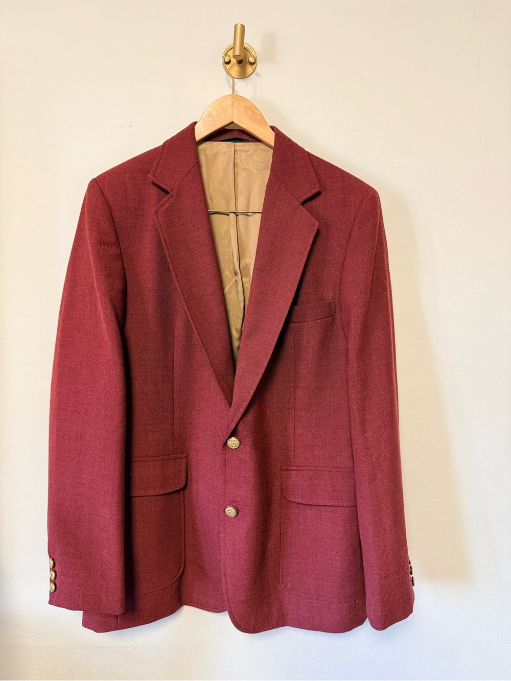 Imperial by Haggar, men's vintage plum-colored blazer with gold buttons, size 40